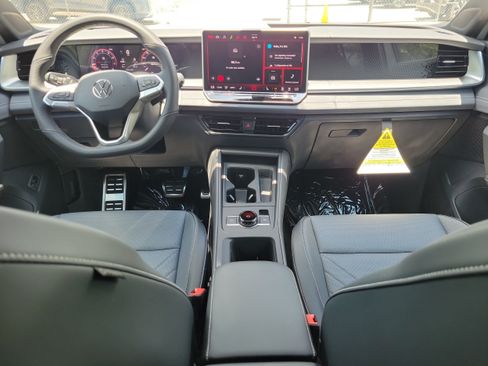New 2026 Volkswagen Tiguan SE R-Line FWD image 12