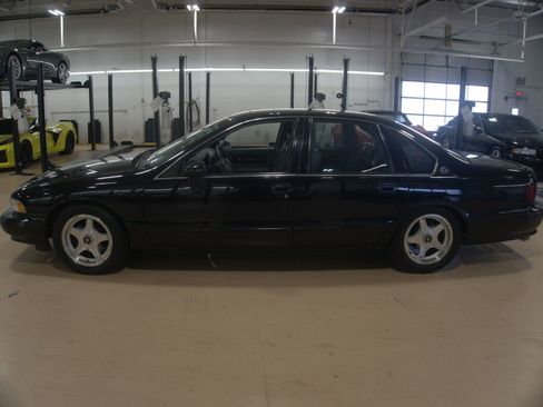Used 1994 Chevrolet Impala SS RWD image 3