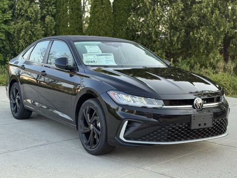 New 2025 Volkswagen Jetta SE image 1