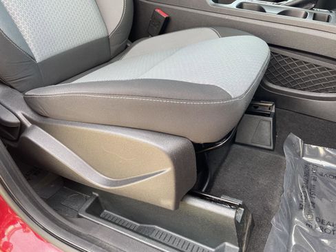 Used 2019 Ford Escape SE image 3