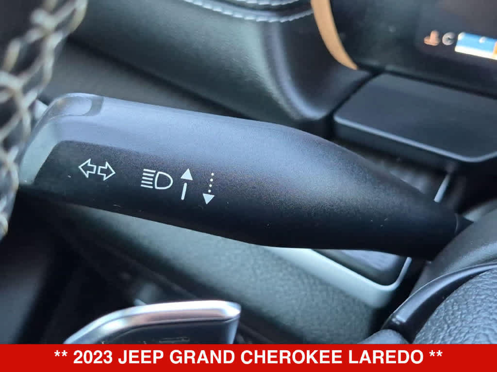 Used 2023 Jeep Grand Cherokee Laredo RWD image 26