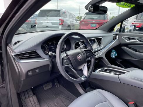 Used 2022 Buick Enclave Essence w/ Sport Touring Edition FWD image 10