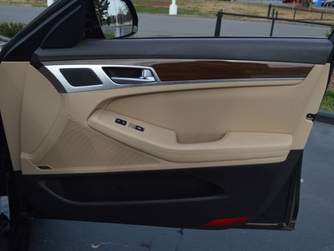 Used 2015 Hyundai Genesis 3.8 w/ Option Group 03 image 34