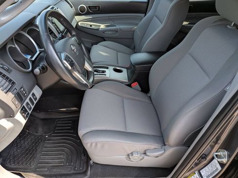 Used 2014 Toyota Tacoma 4x4 Double Cab w/ TRD Sport Package image 15