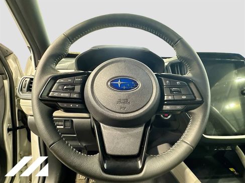 Used 2025 Subaru Forester Premium AWD/4WD image 11