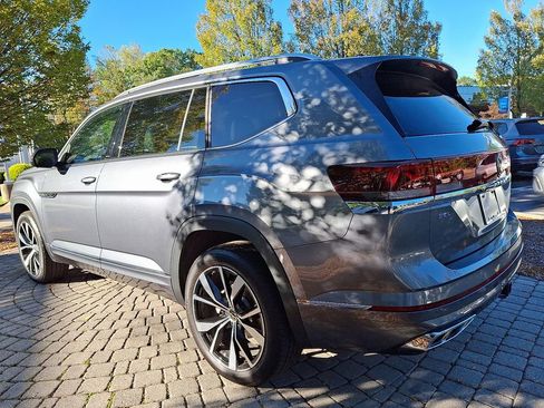 Used 2025 Volkswagen Atlas SEL Premium R-Line image 4