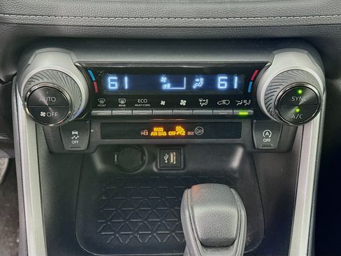 Certified 2025 Toyota RAV4 XLE AWD/4WD image 15