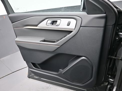 New 2026 Ford Explorer Active w/ Active Comfort Package image 15