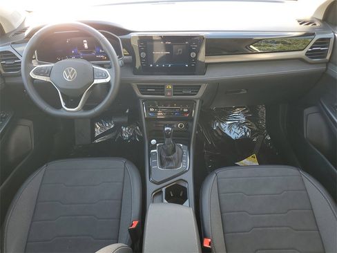 New 2026 Volkswagen Taos SE image 13