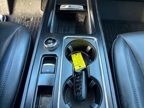 Used 2025 Lincoln Corsair AWD w/ Equipment Group 101A image 32