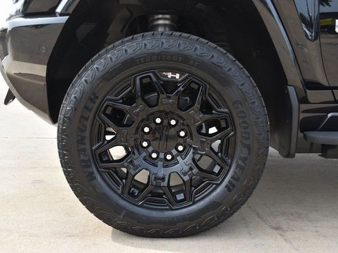 New 2025 GMC Hummer EV 2X image 30