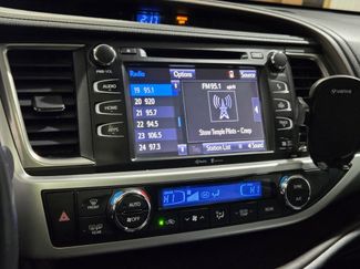 Used 2015 Toyota Highlander XLE video 2