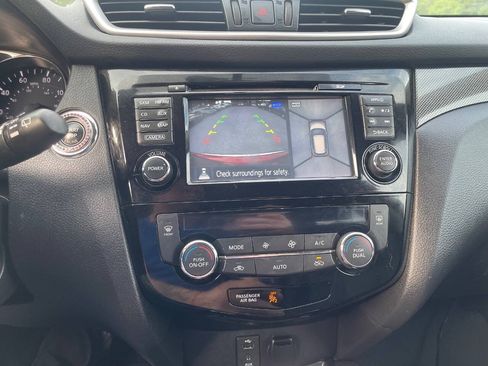 Used 2014 Nissan Rogue SL w/ SL Premium Package AWD/4WD image 17