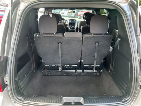 Used 2018 Dodge Grand Caravan SE image 22