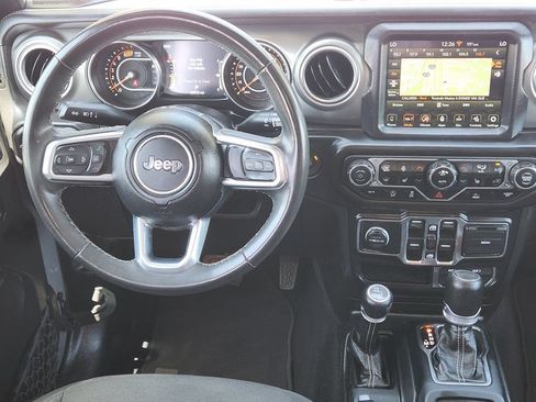 Used 2023 Jeep Wrangler Unlimited Sahara w/ Cold Weather Group AWD/4WD image 10