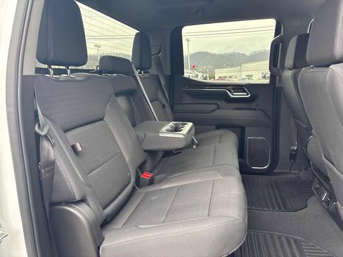 Used 2025 GMC Sierra 1500 Elevation image 29