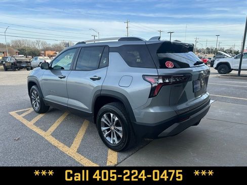 Used 2025 Chevrolet Equinox LT w/ Convenience Package II image 4