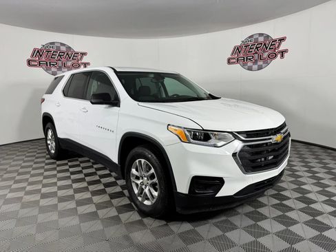 Used 2021 Chevrolet Traverse LS w/ LPO, Floor Liner Package FWD image 9