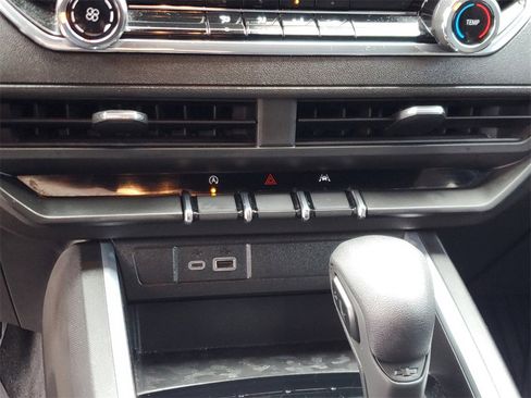 Used 2023 Chevrolet Colorado Trail Boss w/ Technology Package image 24