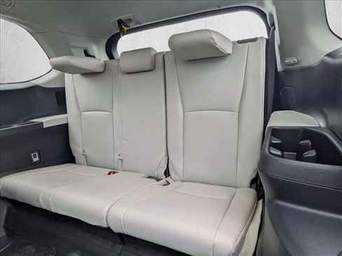 Certified 2025 Toyota Grand Highlander AWD image 19