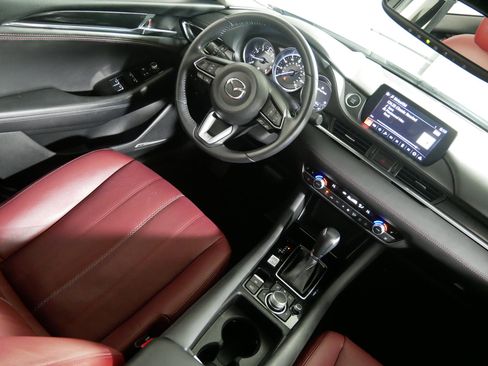 Used 2021 MAZDA MAZDA6 Carbon Edition FWD image 9