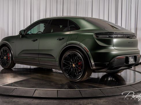 Used 2025 Porsche Macan 4S Electric image 11