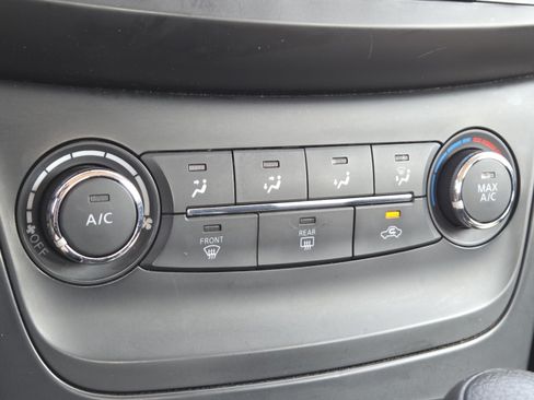 Used 2018 Nissan Sentra S FWD image 4