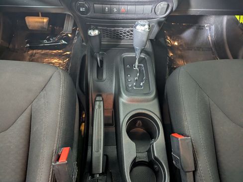 Used 2016 Jeep Wrangler Unlimited Sport w/ Connectivity Group AWD/4WD image 25
