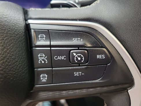 Certified 2024 Jeep Grand Cherokee L Laredo AWD/4WD image 37