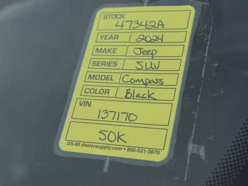Used 2024 Jeep Compass Trailhawk AWD/4WD image 15