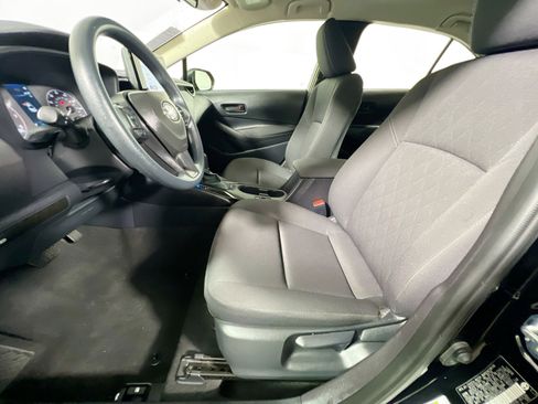 Used 2025 Toyota Corolla LE image 14