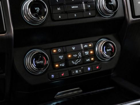 Used 2020 Ford F250 Limited image 25