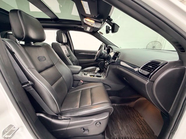 Used 2020 Jeep Grand Cherokee Overland AWD/4WD image 28