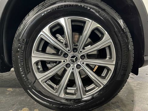 Certified 2025 Mercedes-Benz GLC 300 4MATIC image 9