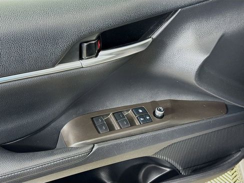 Used 2021 Toyota Camry XSE image 18