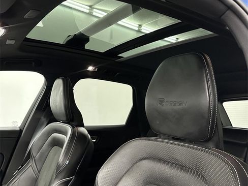 Used 2019 Volvo XC60 T6 R-Design w/ Protection Package Premier image 16