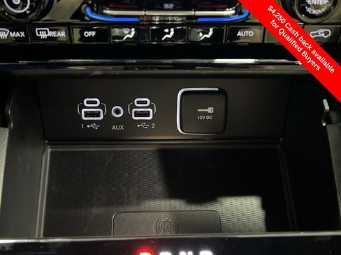 New 2025 Jeep Grand Cherokee Limited w/ Luxury Tech Group II image 8