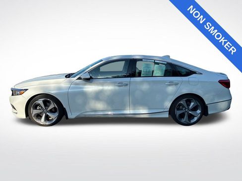 Used 2018 Honda Accord Touring image 6