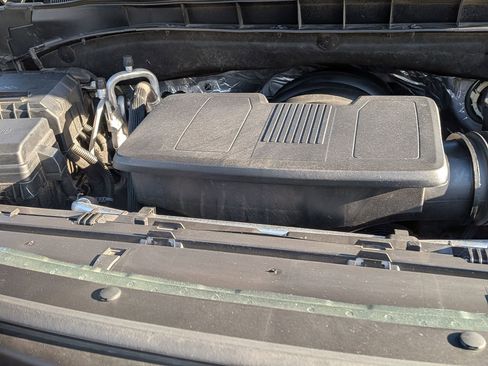 Used 2024 Chevrolet Suburban Premier image 36