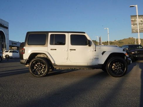 Used 2022 Jeep Wrangler Unlimited Sahara image 3