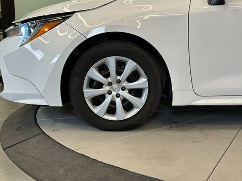 Used 2021 Toyota Corolla LE image 25
