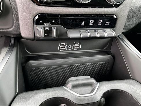 New 2026 RAM 1500 Big Horn AWD/4WD image 21