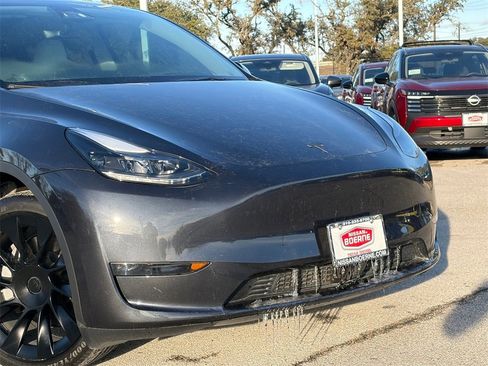 Used 2024 Tesla Model Y Long Range image 3