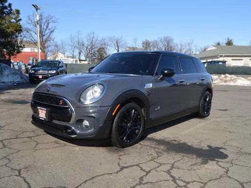 Used 2017 MINI Cooper Clubman S image 2
