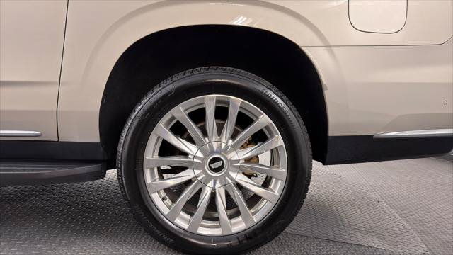 Used 2021 Cadillac Escalade ESV Premium Luxury AWD/4WD image 34