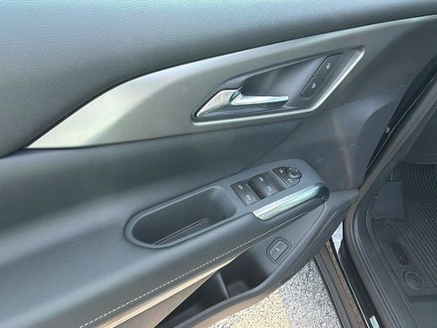 New 2027 Chevrolet Traverse LT w/ Midnight/Sport Edition FWD image 15