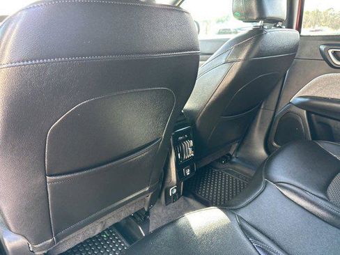 Certified 2025 Jeep Compass Latitude image 29
