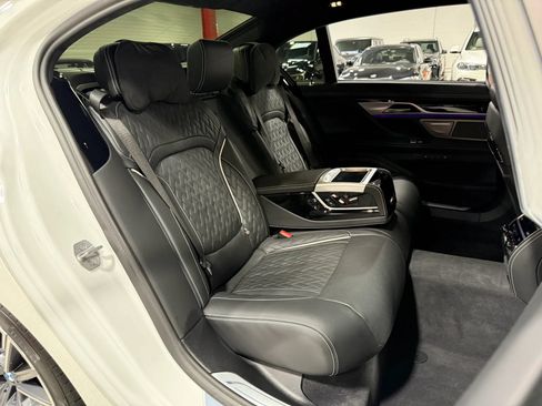 Used 2022 BMW M760i xDrive w/ Luxury Rear Seating Package AWD/4WD image 71