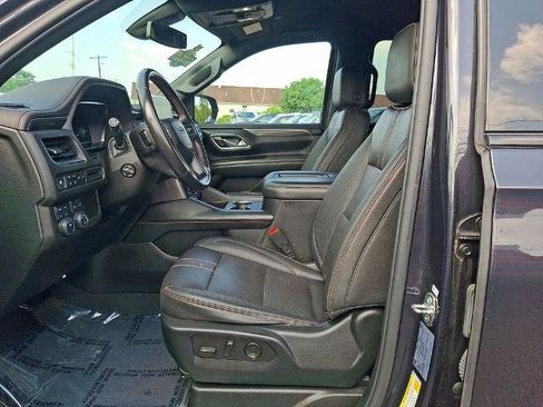 Used 2022 Chevrolet Suburban RST w/ Luxury Package AWD/4WD image 15