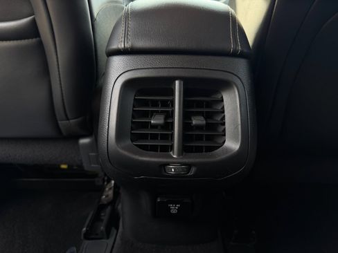 Used 2017 Jeep Cherokee Limited AWD/4WD image 19